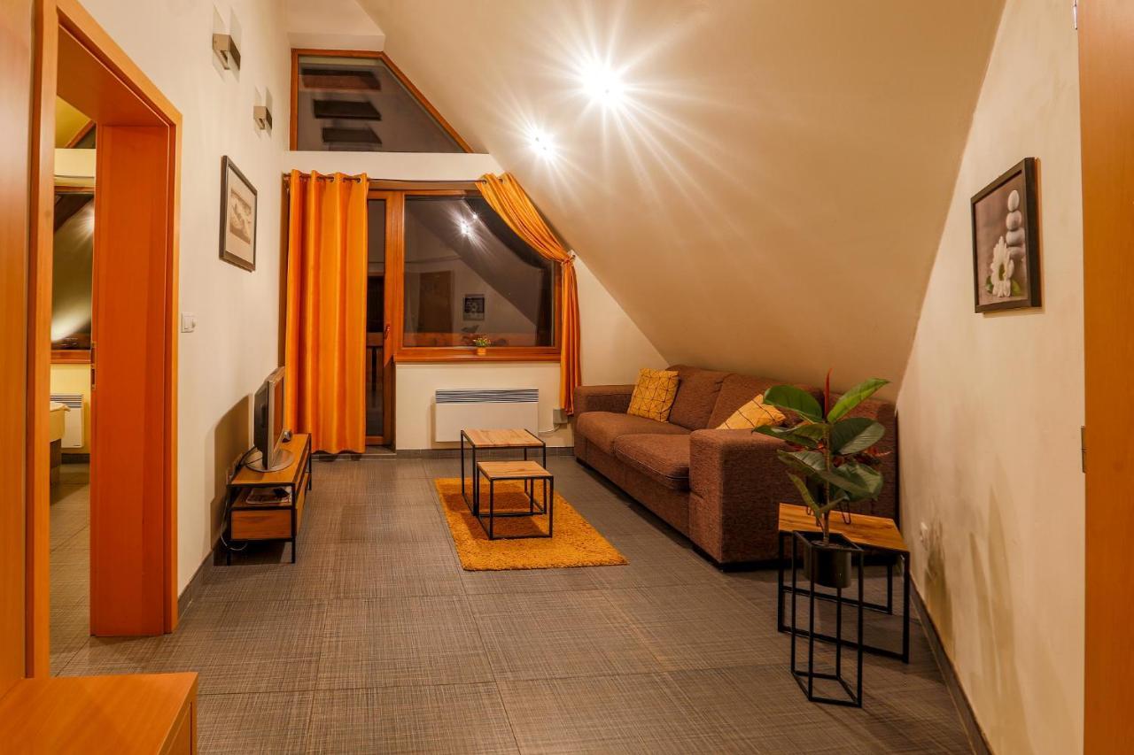 Apartmanovy Dom Fatrapark 1 S Wellness - Hlavna Recepcia Ruzomberok Dış mekan fotoğraf